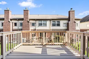 1631 Pauline Cir, Mundelein, IL 60060 - Photo 19