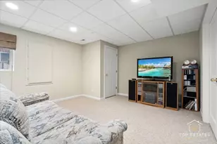 1631 Pauline Cir, Mundelein, IL 60060 - Photo 35