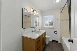 115 N Western Ave, Aurora, IL 60506 - Photo 11