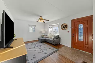 115 N Western Ave, Aurora, IL 60506 - Photo 3