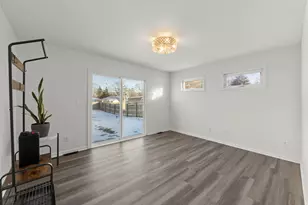 115 N Western Ave, Aurora, IL 60506 - Photo 9