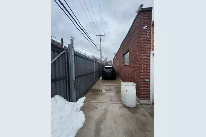 3327 W Columbus Avenue, Chicago, IL 60652 - Photo 3