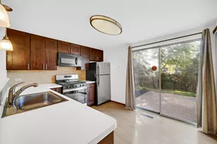 535 Normandie Ln, Round Lake Beach, IL 60073 - Photo 7