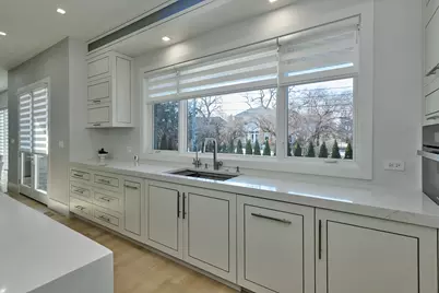 6644 N Knox Avenue, Lincolnwood, IL 60712 - Photo 15