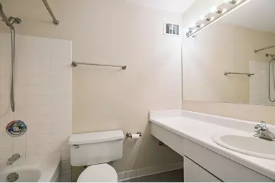 [Address not provided], Chicago, IL 60611 - Photo 9