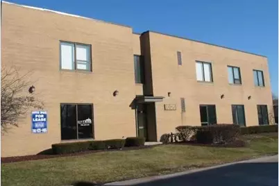 10125 S Roberts Road #203, Palos Hills, IL 60465 - Photo 1