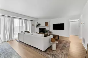 9051 S Roberts Rd, Hickory Hills, IL 60457 - Photo 3