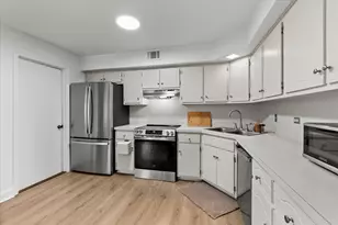 9051 S Roberts Rd, Hickory Hills, IL 60457 - Photo 7