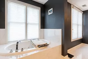 1867 Admiral Ct, Glenview, IL 60026 - Photo 13