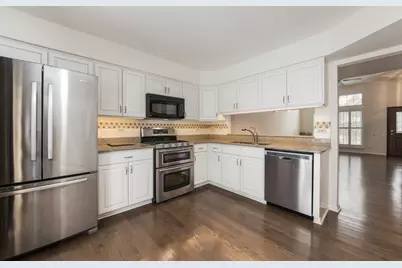 523 Orleans Avenue, Naperville, IL 60565 - Photo 9