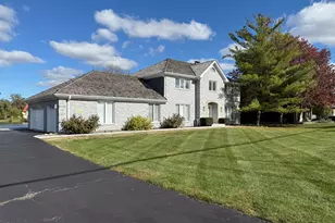 551 83rd St, Burr Ridge, IL 60527 - Photo 3