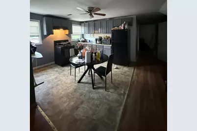 10230 S Yates Boulevard, Chicago, IL 60617 - Photo 13