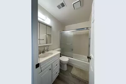 624 Berkley Court #V2, Schaumburg, IL 60194 - Photo 13