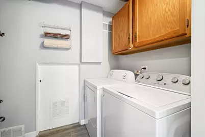 711 Carriage Hill Drive, Glenview, IL 60025 - Photo 21