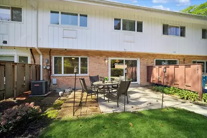 711 Carriage Hill Drive, Glenview, IL 60025 - Photo 19