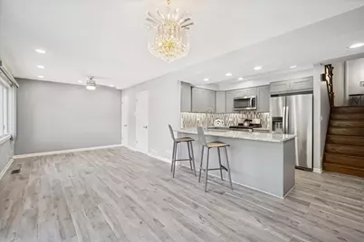 711 Carriage Hill Drive, Glenview, IL 60025 - Photo 13