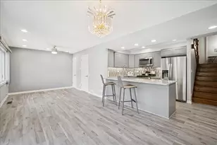 711 Carriage Hill Dr, Glenview, IL 60025 - Photo 13