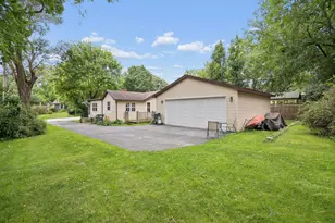 5005 N 4370W Rd, Bourbonnais, IL 60914 - Photo 5