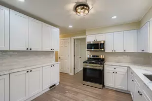 14827 Kenneth Ave, Midlothian, IL 60445 - Photo 7