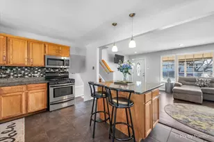 3318 Tulip Dr, Hazel Crest, IL 60429 - Photo 7