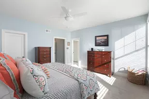 932 E Chicago Ave, Naperville, IL 60540 - Photo 27