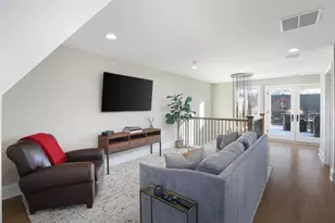 932 E Chicago Ave, Naperville, IL 60540 - Photo 43