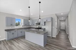 324 N Blue Jay St, Cortland, IL 60112 - Photo 9