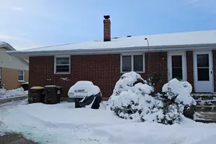 5864 Dafred Dr, Rockford, IL 61107 - Photo 5