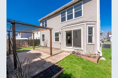 641 W Huron Hills Trail, Round Lake Heights, IL 60073 - Photo 11