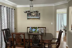 1375 Burnett Dr, Aurora, IL 60502 - Photo 5