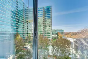 9725 Woods Dr, Skokie, IL 60077 - Photo 13