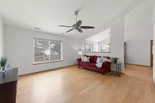 253 Nicole Dr, South Elgin, IL 60177 - Photo 3