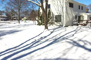 827 5th Ave, Libertyville, IL 60048 - Photo 23