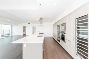 220 E Illinois St, Chicago, IL 60611 - Photo 9