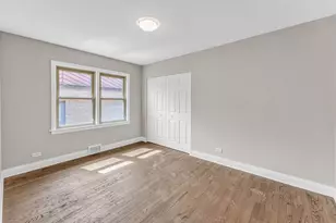 10026 S Spaulding Ave, Evergreen Park, IL 60805 - Photo 9