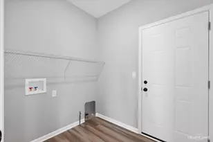 360 N Charles St, Cortland, IL 60112 - Photo 19