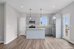 360 N Charles St, Cortland, IL 60112 - Photo 13