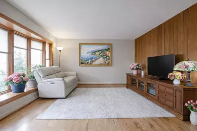 370 E Elk Grove Boulevard, Elk Grove Village, IL 60007 - Photo 5