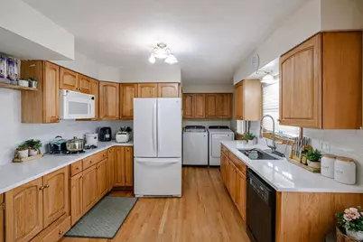 370 E Elk Grove Boulevard, Elk Grove Village, IL 60007 - Photo 9