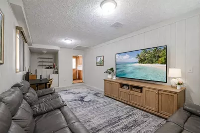 370 E Elk Grove Boulevard, Elk Grove Village, IL 60007 - Photo 13