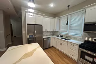 8228 S Clyde Ave, Chicago, IL 60617 - Photo 5