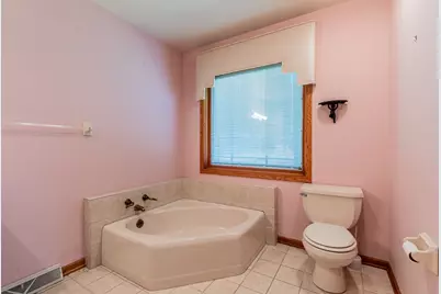 154 E US  34 Highway, Mendota, IL 61342 - Photo 17