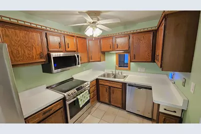 2929 Sunnyside Drive #B326, Rockford, IL 61114 - Photo 5