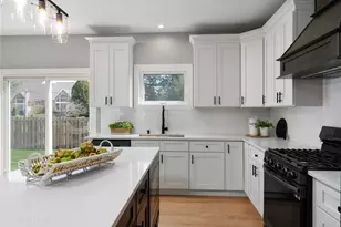 4019 Faith Ln, Saint Charles, IL 60174 - Photo 9