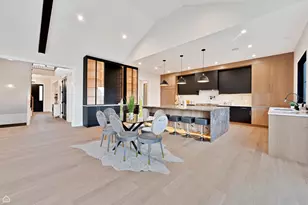 2410 White Oak Dr, Northbrook, IL 60062 - Photo 5