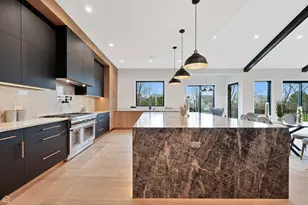 2410 White Oak Dr, Northbrook, IL 60062 - Photo 7