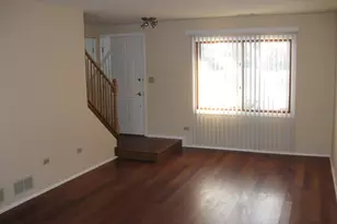 429 Pacific Ct, Wheeling, IL 60090 - Photo 5