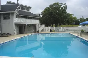 690 Chandler Rd, Gurnee, IL 60031 - Photo 17