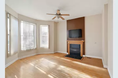 750 E 69th Place, Chicago, IL 60637 - Photo 3