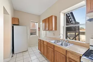 750 E 69th Pl, Chicago, IL 60637 - Photo 5